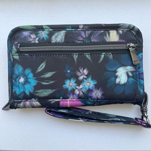 Quilted Floral lug Hippy Crossbody with tandem zip SE RFID Wallet - Picture 9 of 10